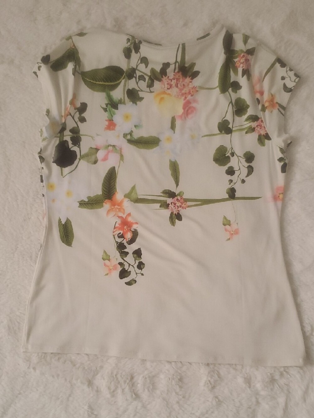 Carmen Marc Valvo Floral Short Sleeve Top - White/Green/Pink - Picture 3 of 5